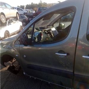 Puerta del. izda. Peugeot Partner tepee (05.2008->) 4690