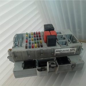 CAJA DE FUSIBLES RENAULT CLIO III