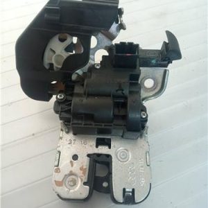 CERRADURA MALETERO PORTON AUDI A1 8X1 2010