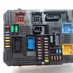CAJA DE FUSIBLES PEUGEOT 3008 2016