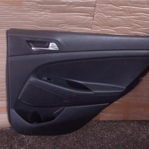 GUARNECIDO PUERTA TRASERA DERECHA HYUNDAI TUCSON TL 2014