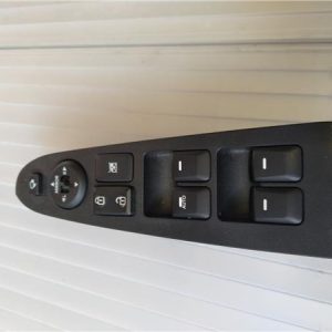 INTERRUPTOR PUERTA DELANTERA IZQUIERDA KIA SPORTAGE SL 2010