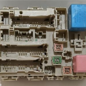 CAJA DE FUSIBLES TOYOTA AVENSIS T27 2008