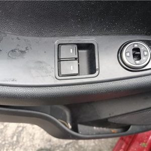 INTERRUPTOR PUERTA DELANTERA IZQUIERDA HYUNDAI I20 GB 2014