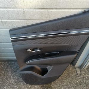 GUARNECIDO PUERTA TRASERA DERECHA HYUNDAI TUCSON NX 2020