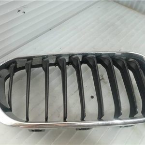 REJILLA PARAGOLPES DELANTERO BMW SERIE 1 BERLINA 3P F21 2012