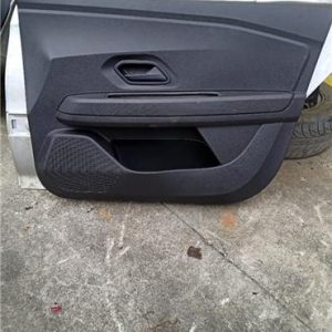GUARNECIDO PUERTA DELANTERA DERECHA DACIA SANDERO III 2020