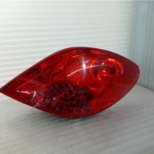 PILOTO TRASERO DERECHO PEUGEOT 207