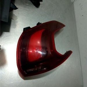 PILOTO TRASERO DERECHO PEUGEOT 2008 2013