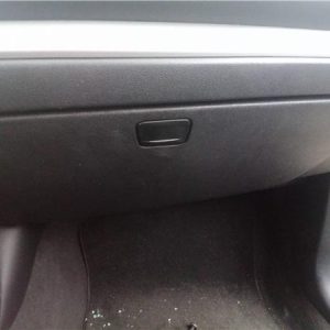 GUANTERA SALPICADERO BMW SERIE 1 BERLINA E81 E87 2004