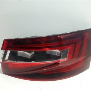 PILOTO TRASERO DERECHO SKODA SUPERB BERLINA 3V3 2015