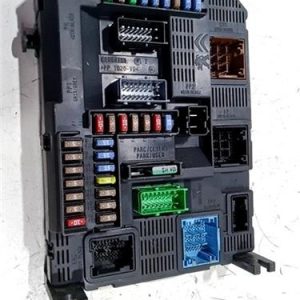 CAJA FUSIBLES PEUGEOT 2008 2013