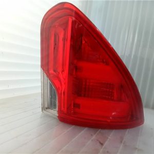 PILOTO TRASERO DERECHO PEUGEOT 2008 2013