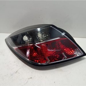 PILOTO TRASERO IZQUIERDO OPEL ASTRA H GTC 2004