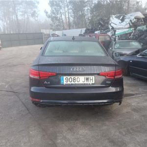 AUDI A4 BERLINA 8W2