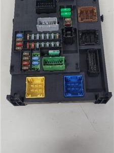 CAJA DE FUSIBLES PEUGEOT 308 SW 2014