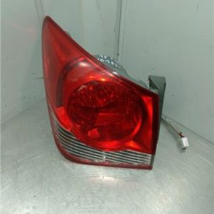 PILOTO TRASERO IZQUIERDO CHEVROLET CRUZE 2009