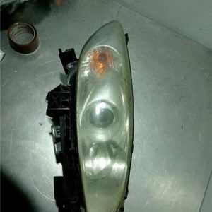 FARO DERECHO MAZDA 5 BERLINA CR 2005