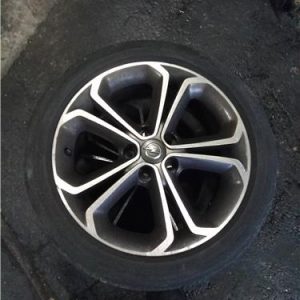 LLANTA OPEL CORSA E 2014